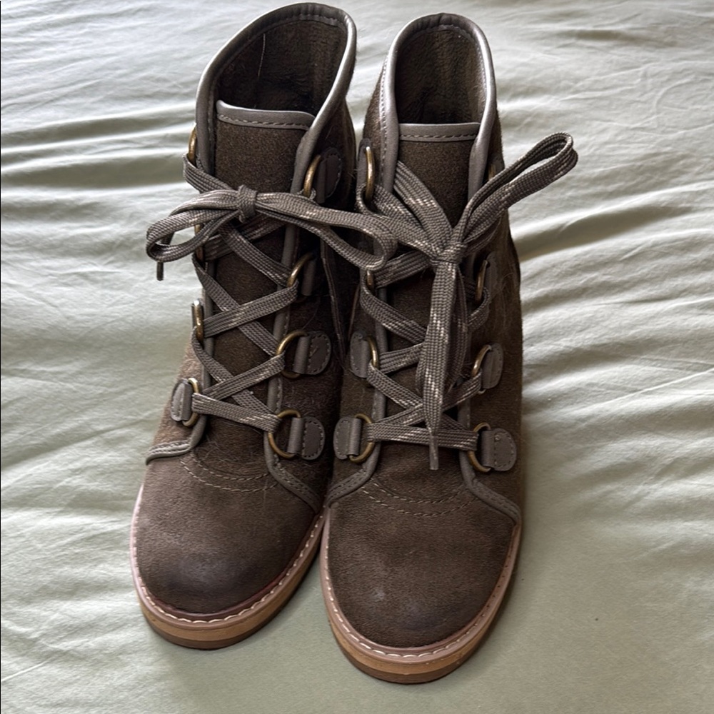 Women's Army Green Lace-Up Boots